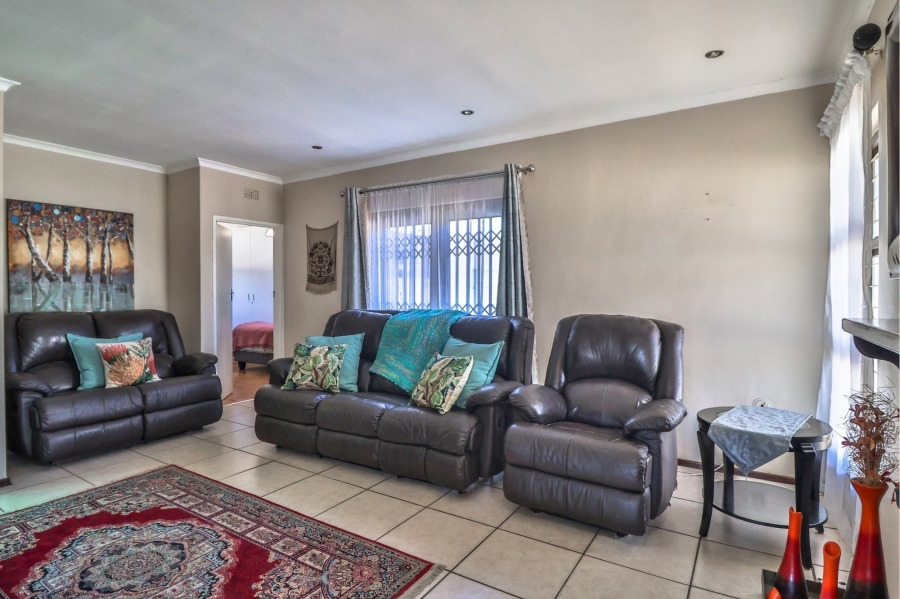 To Let 3 Bedroom Property for Rent in Table View Western Cape